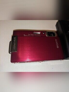 Sony Cyber-shot DSC-T200 Red 8.1MP Digital Camera w/OEM Battery & Charger